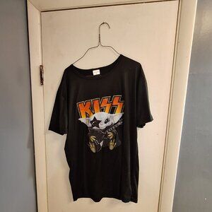 baby yoda kiss tshirt